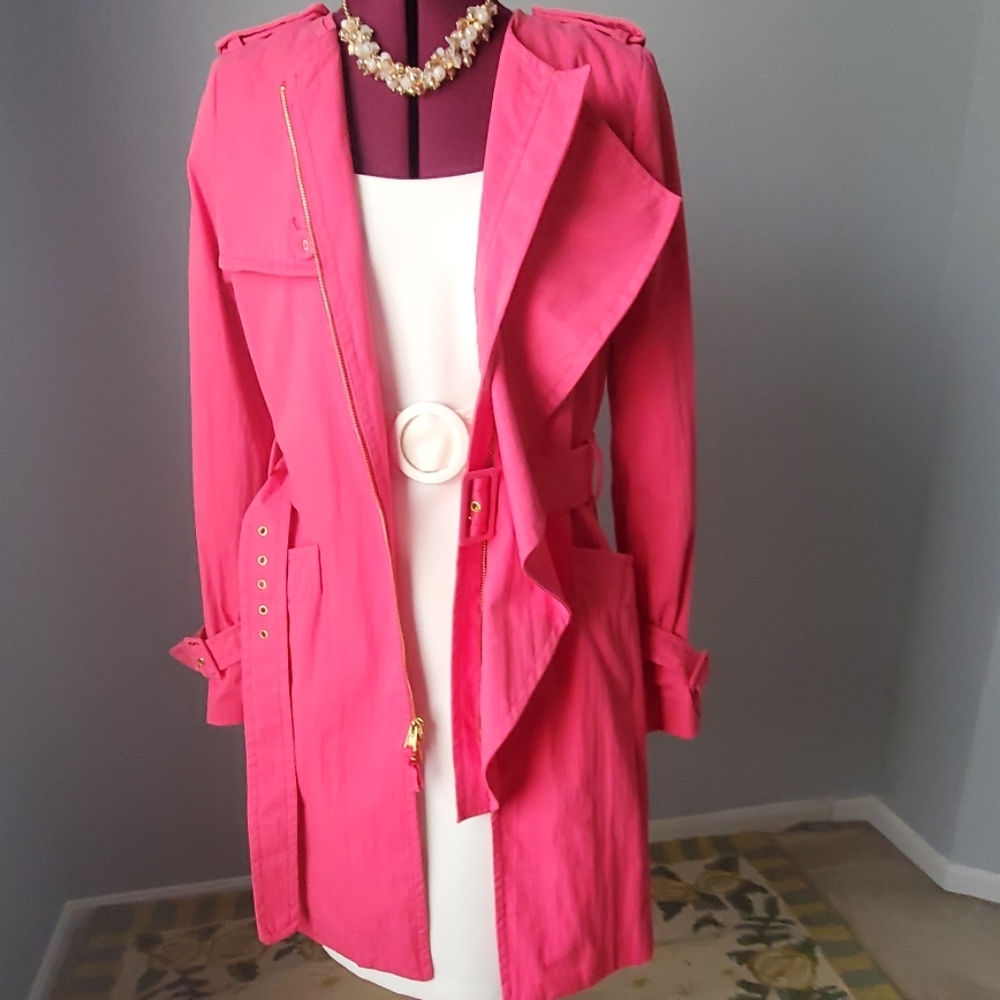 BCBG NWT Trench Coat Size Small